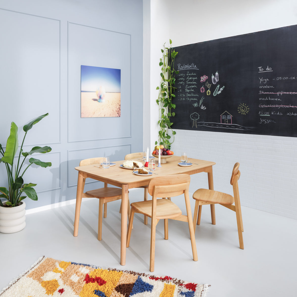 Design Ausziehtisch Buche mit Esszimmerstuhl