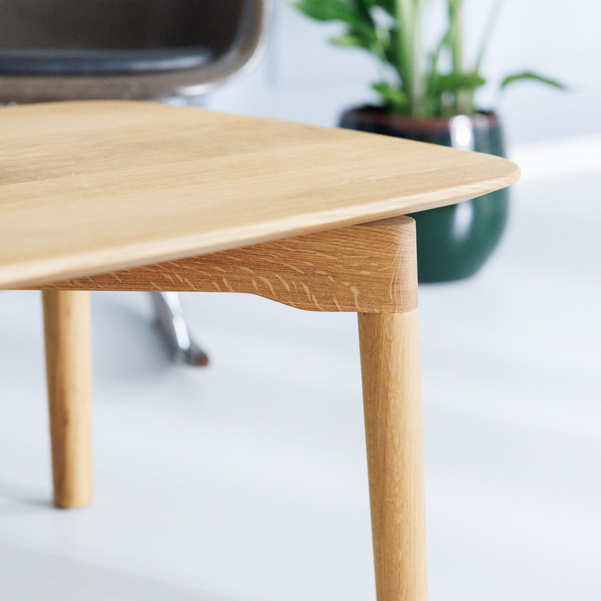 Zeitloser Couchtisch aus Eiche - Ansicht Detail
