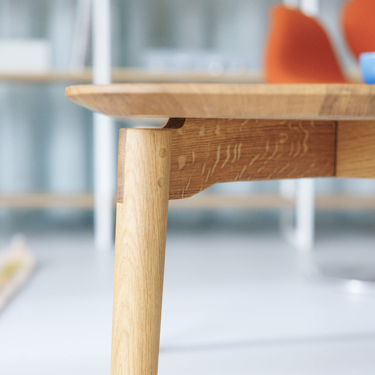 Couchtisch Form S mit glattem Eckblatt