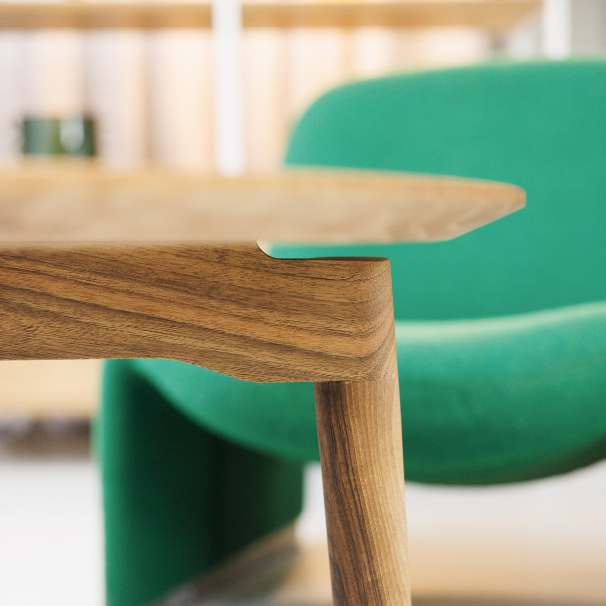 Designer Couchtisch aus massivem Holz