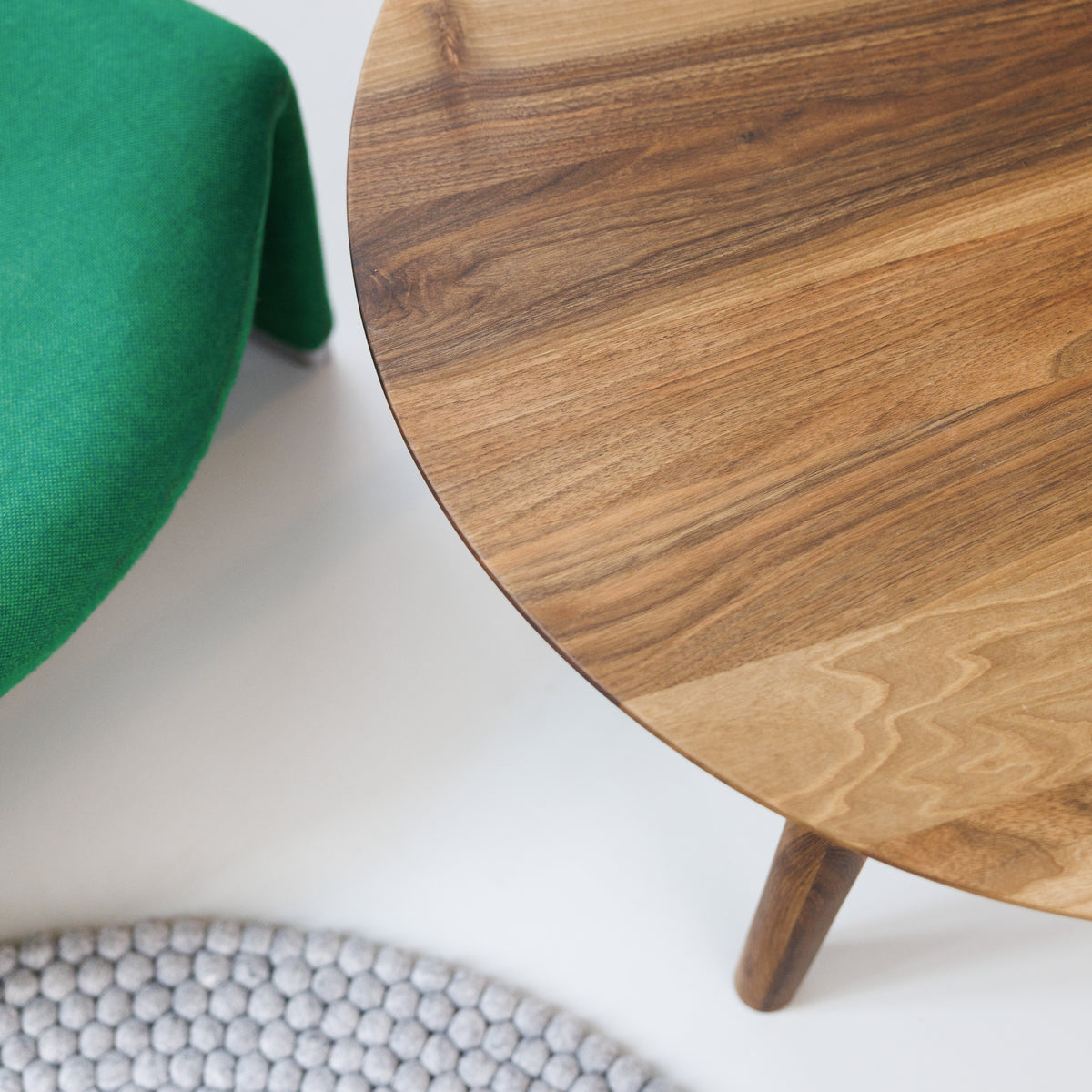 Couchtisch Nussbaum Maserung Detailansicht