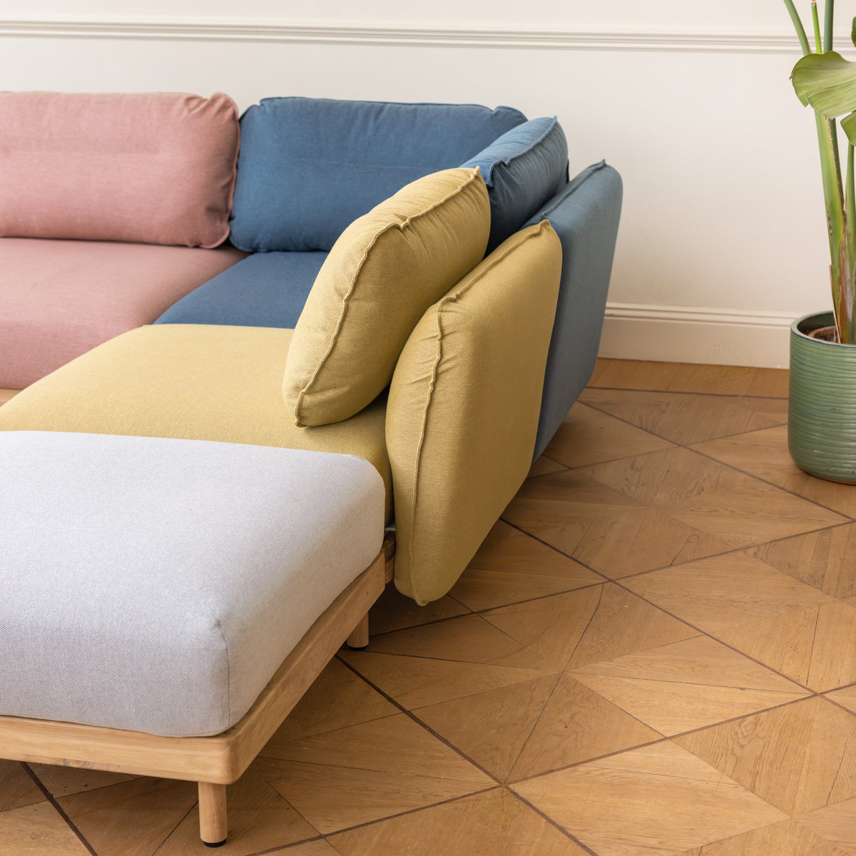 Hochwertiges Ecksofa in vielen Farben