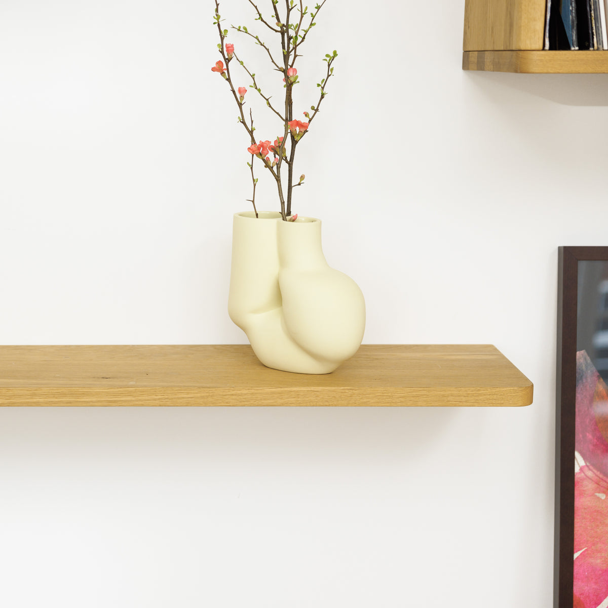 Wandboard aus Eiche mit runden Ecken