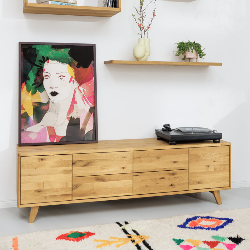 Skandinavisches Design TV-Board aus Eiche