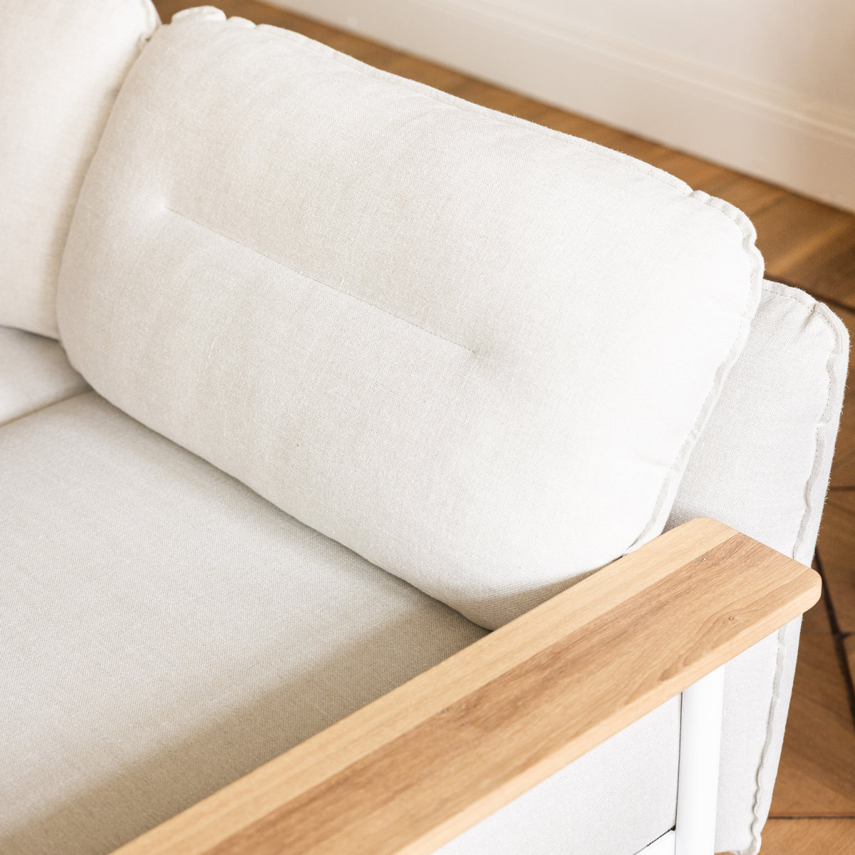 Design Sofa mit Leinen Bezug beige