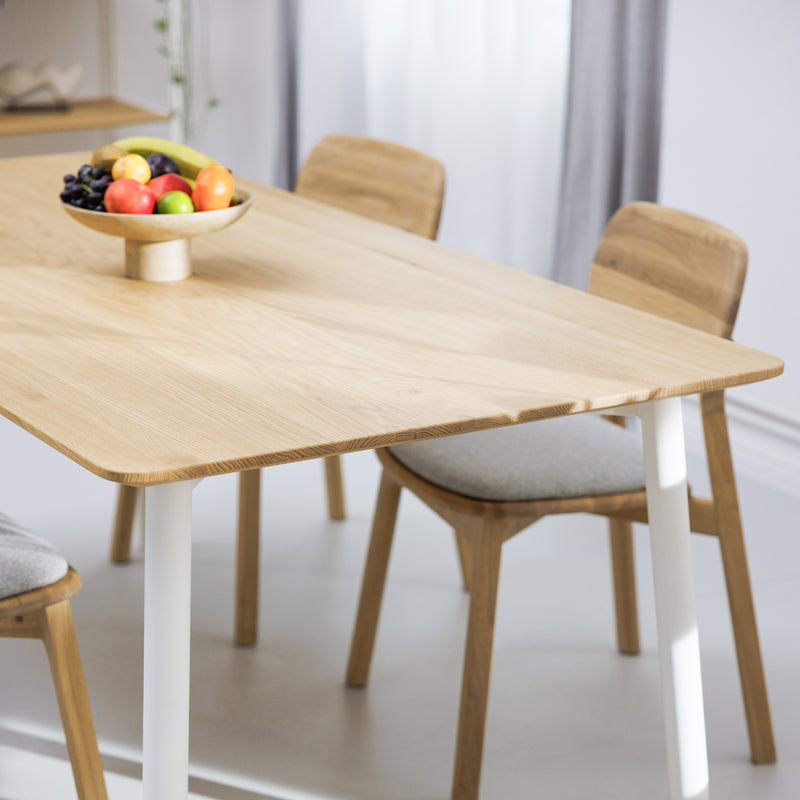 Design Tisch Eiche hell mit weißem Gestell