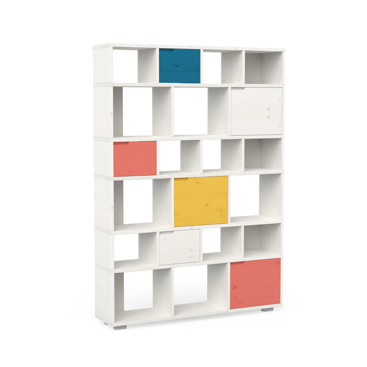 Großes Regal aus massivem Holz in weiß lasiert und bunten Türen