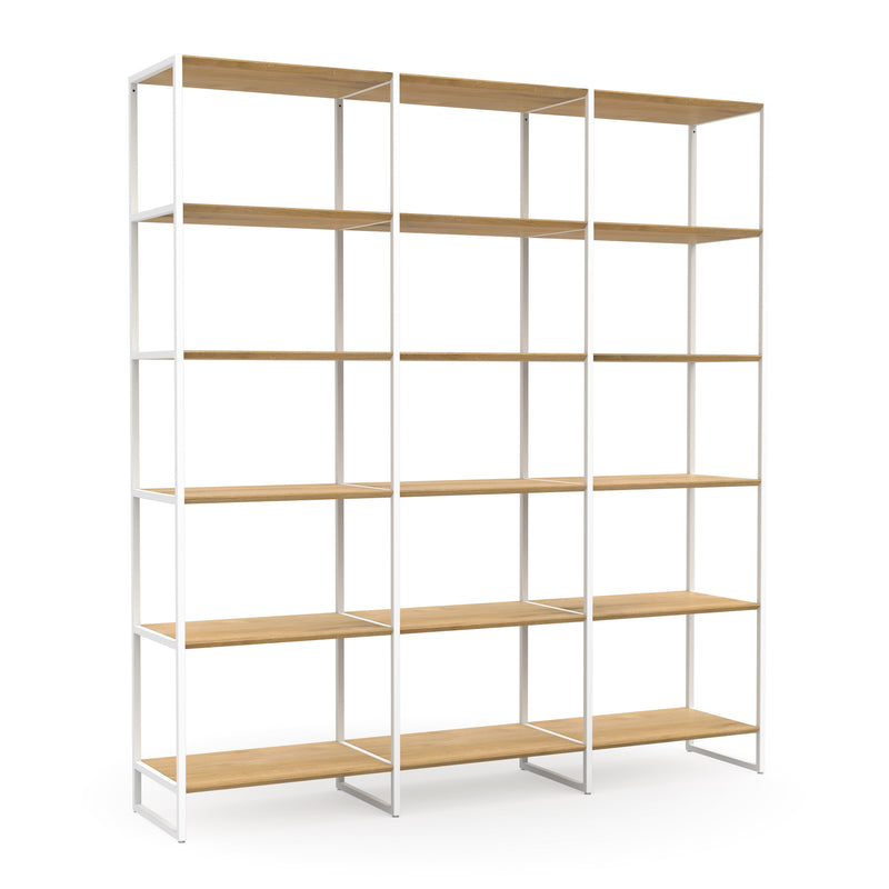 Minimalistisches Regal mit robusten weißen Metallbeinen und Eiche
