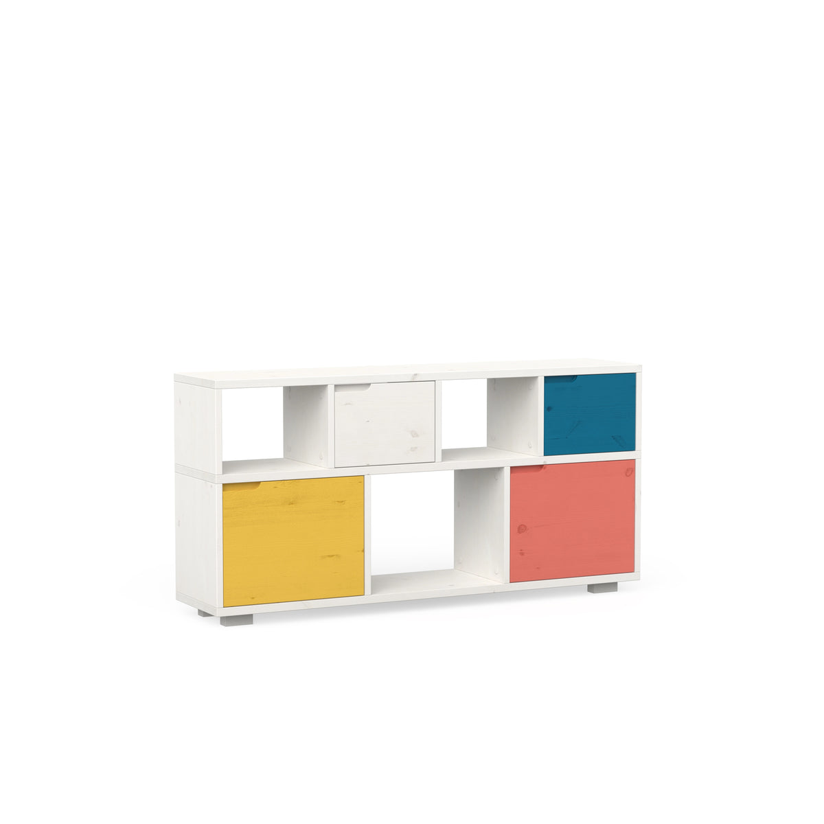 Funktionales Sideboard aus massivem Holz in weiß lasiert und bunten Türen